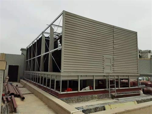 冷卻塔利用空氣與水接觸來冷卻水的裝置,冷卻塔空氣流動方向