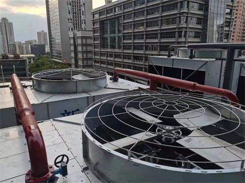 怎樣降低工業冷卻塔運行中的噪音(隔音墻能給冷卻塔降低多少噪音)